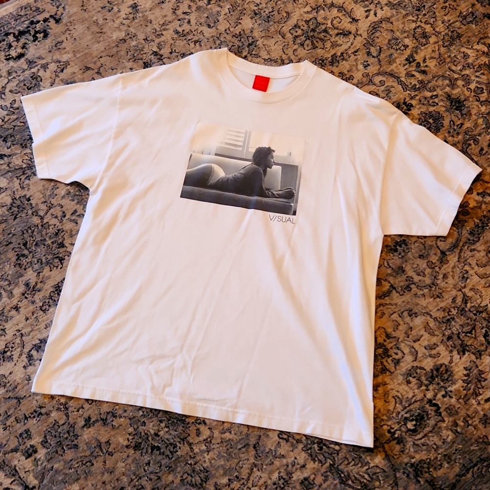 V/sual 2XL tshirt